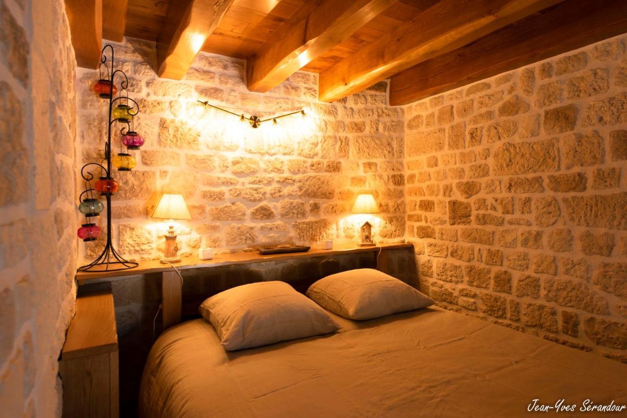 Le Mas Des Mathes, Chambres D'Hotes, Studios Ле-Мат Экстерьер фото